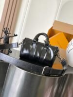 LOUIS VUITTON Keepall Cargo Bandouliere 25 - Image 3