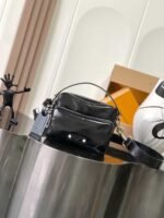 LOUIS VUITTON NIL 25*17.5*11cm