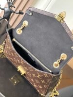 LOUIS VUITTON TRUNKIE  27*16*8cm - Image 4