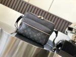 LOUIS VUITTON  OUTDOOR 26*20*10.5cm