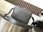 LOUIS VUITTON  OUTDOOR 26*20*10.5cm - Image 3