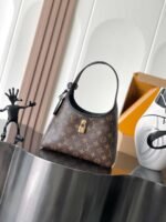 LOUIS VUITTON THE DROP PM  28*15*12cm