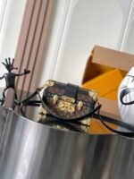 LOUIS VUITTON Nicolas Ghesquiere  20x12.5x6cm