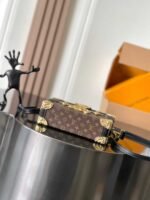 LOUIS VUITTON Nicolas Ghesquiere  20x12.5x6cm - Image 4