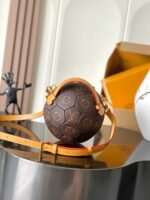 LOUIS VUITTON  Soccer Ball 19x19x19cm - Image 3