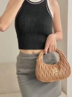 MIUMIU Wander hobo 20*17*6cm - Image 4