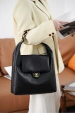 CHANEL 25k Hippie Hobo Bag Large Size 43x33x7cm - Image 3