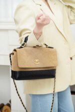 Chanel 25A Métiers d'Art Color-blocked Courier Bag 29*18*8cm - Image 3