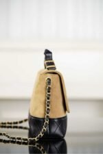 Chanel 25A Métiers d'Art Color-blocked Courier Bag 29*18*8cm - Image 5