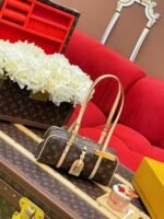 LOUIS VUITTON HANG ON  26*11.5*6.5cm