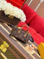 LOUIS VUITTON ONTHEGO EAST WEST CHAIN  25*13*10cm