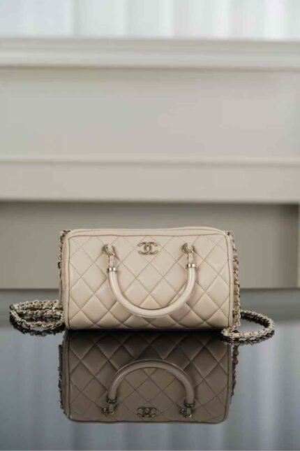 Chanel 25c early spring Boston bowling bag in beige 11x18.5x11.4cm