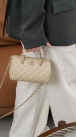 Chanel 25c early spring Boston bowling bag in beige 11x18.5x11.4cm - Image 4