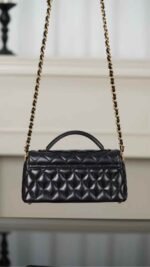 Chanel 25P new horizontal handle flap bag in black and gold 22*6.5*11cm - Image 6