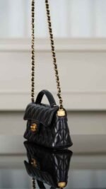Chanel 25P new horizontal handle flap bag in black and gold 22*6.5*11cm - Image 5