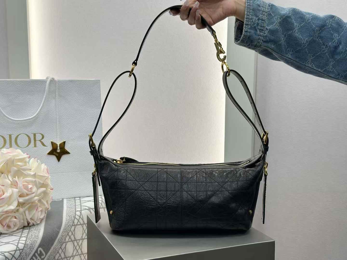 微信图片_2025-11-29_135312_363 Dior D-J new lunch box small size 25.5*14.5*14cm - Image 1