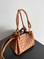 Bottega Veneta Andiamo 22*13*9cm - Image 3