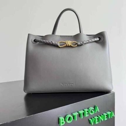 Bottega Veneta Andiamo 32*24*12cm