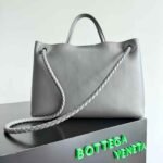 Bottega Veneta Andiamo 32*24*12cm - Image 3