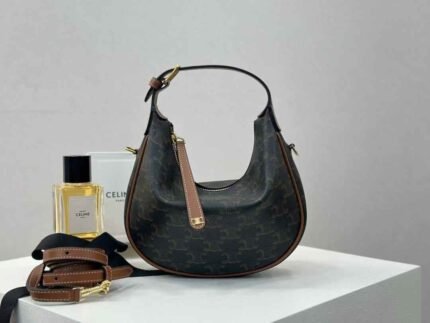 CELINE TEEN LULU Emblem-Printed Calfskin Handbag 21*24*5cm