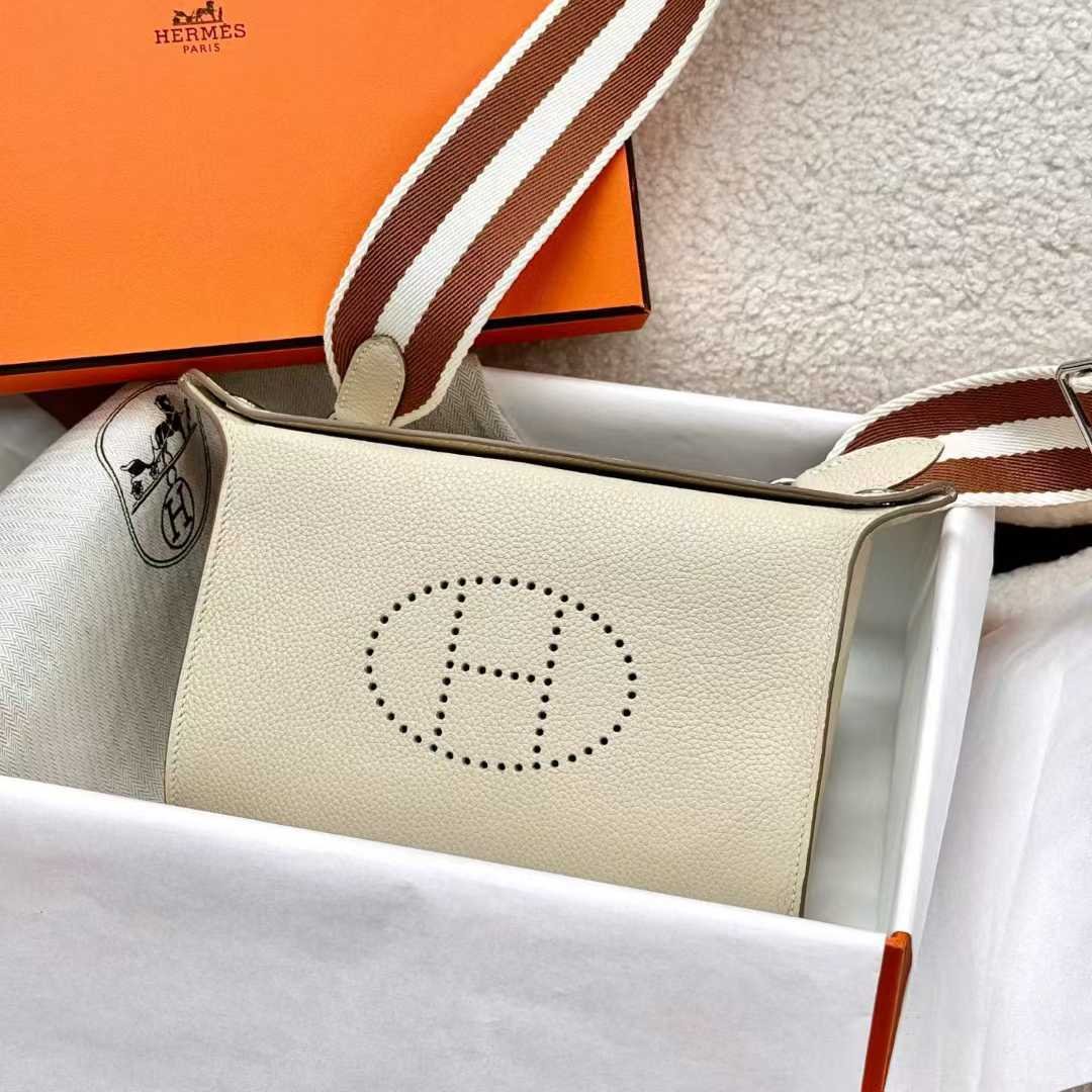 微信图片_2025-12-30_093710_186 HERMÈS MASTER Videpoches togo - Image 1